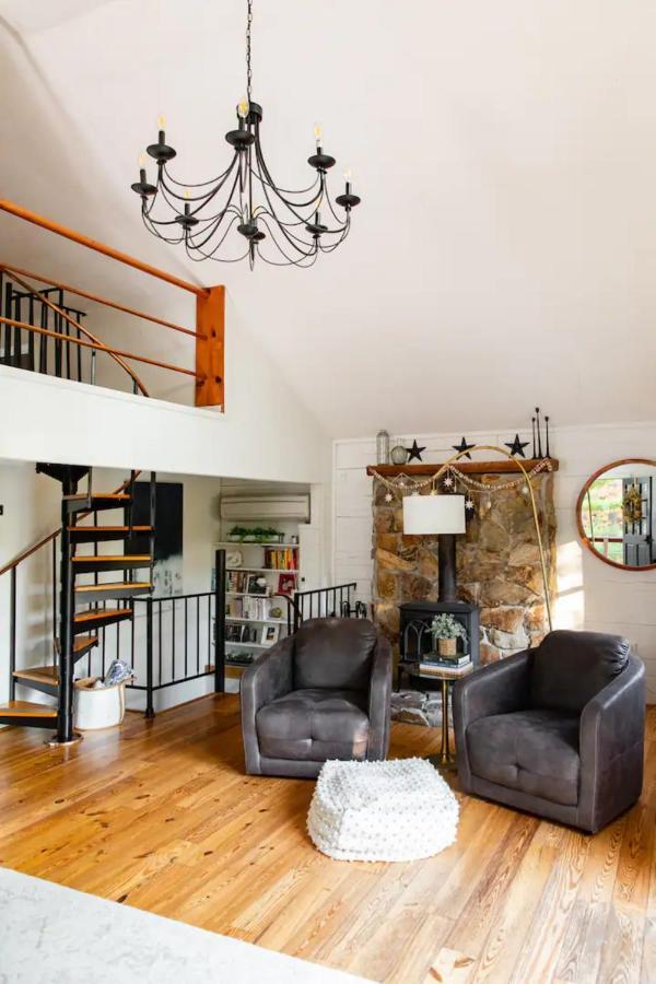 Hot Tub Charming & Chic Mountain Gem On Sleepy Creek Villa Berkeley Springs Exterior photo